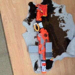 Nerf Zombie Survival System Scravenger blaster with 2 bullet pistol